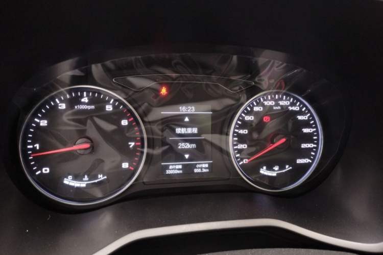 Used SOL X8 2021 300T Manual Panoramic Luxury Edition 5 Seats Odometer Close Up