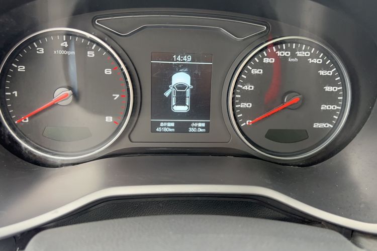 Used SOL X8 2021 300T DCT Leading Smart Connectivity Version 6 Seats Odometer Close Up