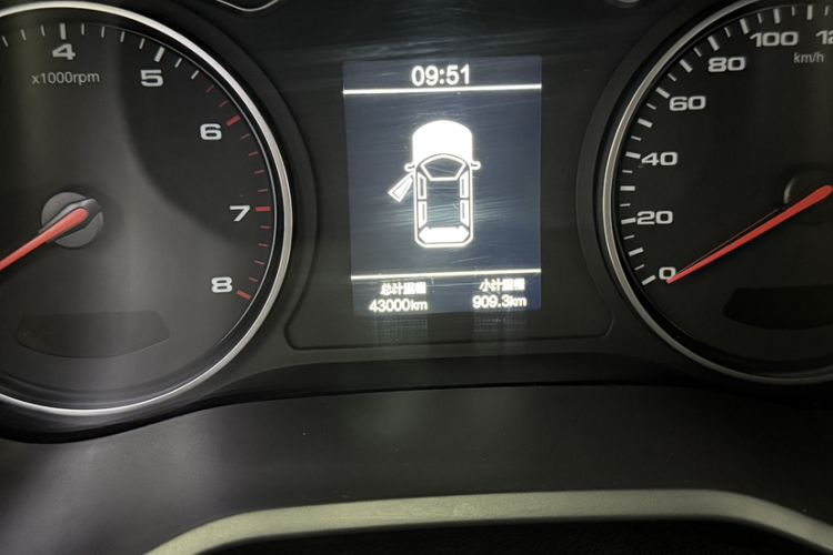Used SOL X8 2021 300T DCT Leading Smart Connectivity Version 7 Seats Odometer Close Up