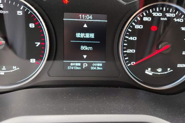 Used SOL X8 2021 300T DCT Leading Smart Connectivity Version 7 Seats Odometer Close Up
