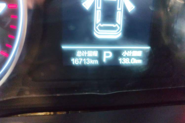 Used SOL X8 2021 300T DCT Prestige Smart Connect Edition 6 Seats Odometer Close Up