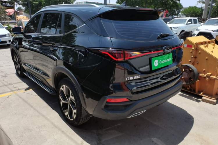 Used SOL X8 2021 300T DCT Prestige Smart Connectivity Edition 5-seater Rear Left 45 Deg
