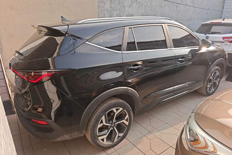 Used SOL X8 2021 300T DCT Leading Smart Connectivity Edition 5-seater Rear Right 45 Deg