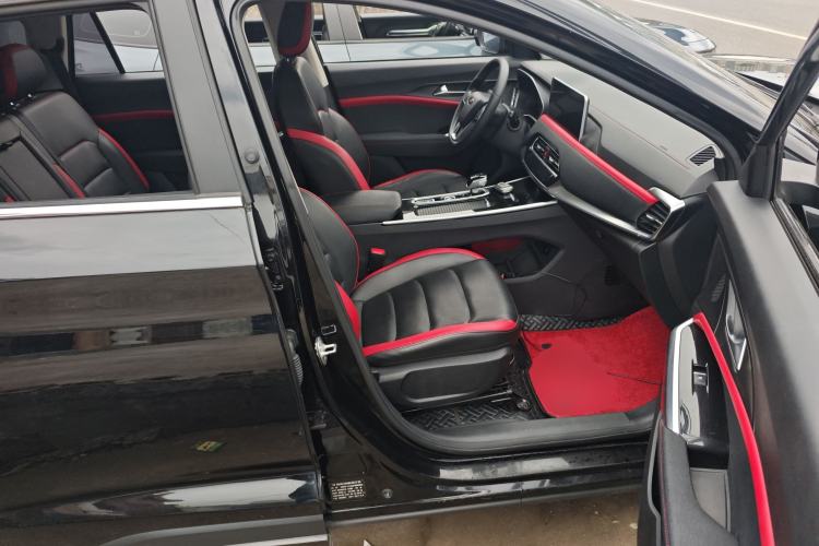 Used SOL X8 2021 300T DCT Leading Smart Connectivity Version 7 Seats Right Front Seat