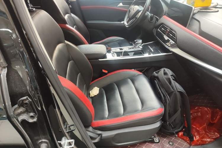 Used SOL X8 2021 300T DCT Luxury Smart Connect Edition 5 Seats Right Front Seat