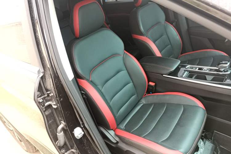 Used SOL X8 2021 300T DCT Panoramic Luxury Edition 5 Seats Right Front Seat