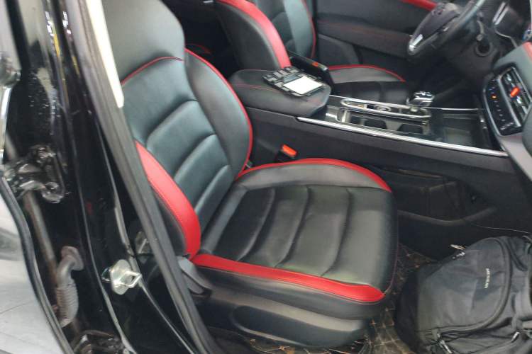Used SOL X8 2021 300T DCT Leading Smart Connectivity Version 7 Seats Right Front Seat
