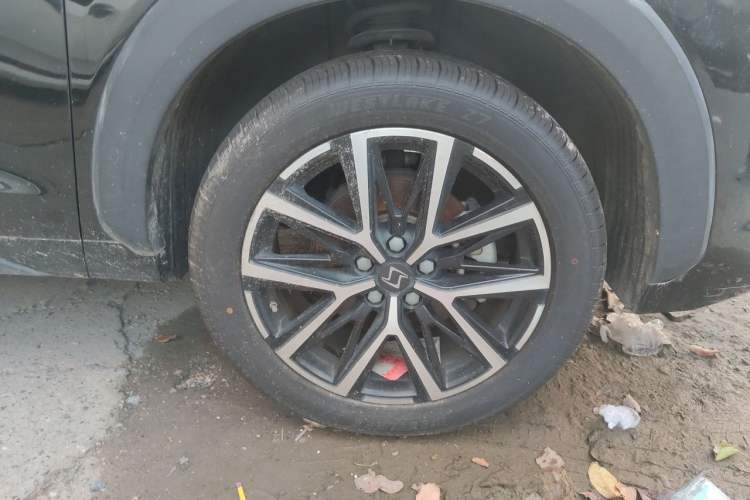 Used SOL X8 2021 300T DCT Leading Smart Connectivity Version 7 Seats Right Front Wheel Hub