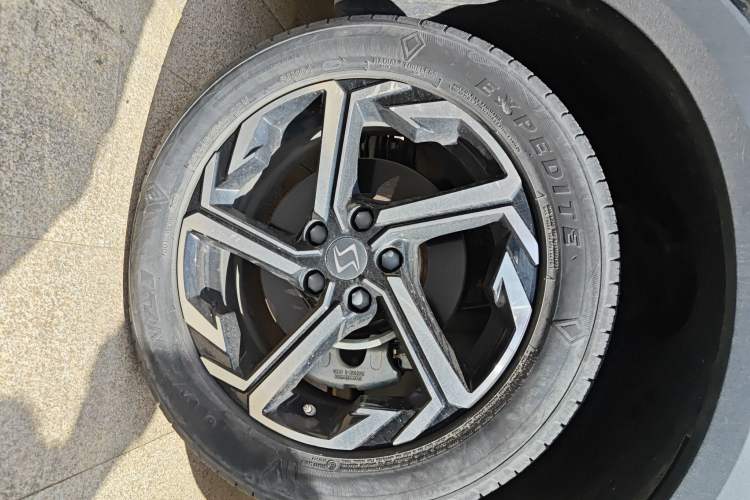 Used SOL X8 2021 300T DCT Panoramic Luxury Edition 6 Seats Right Front Wheel Hub
