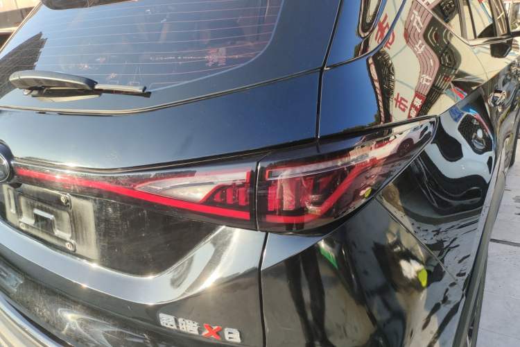 Used SOL X8 2021 300T DCT Leading Smart Connectivity Version 6 Seats Right Rear Taillight