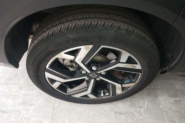 Used SOL X8 2021 300T DCT Leading Smart Connectivity Version 6 Seats Right Rear Wheel Hub