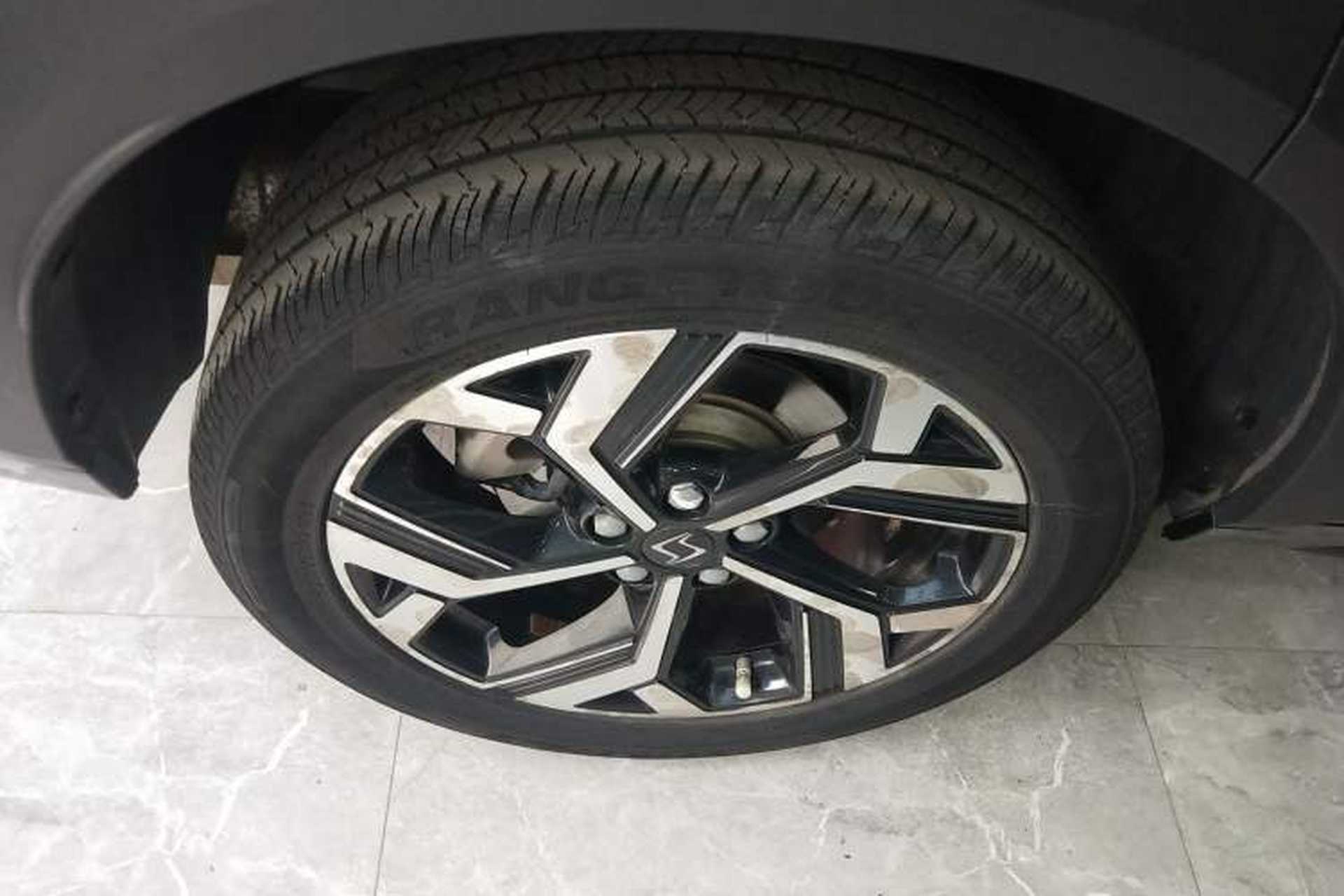 Used SOL X8 2021 300T DCT Leading Smart Connectivity Version 6 Seats Right Rear Wheel Hub
