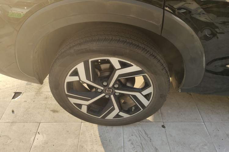 Used SOL X8 2021 300T DCT Leading Smart Connectivity Version 6 Seats Right Rear Wheel Hub