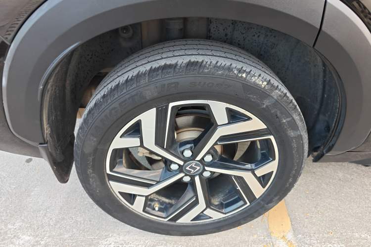 Used SOL X8 2021 300T DCT Luxury Smart Connect Edition 5 Seats Right Rear Wheel Hub
