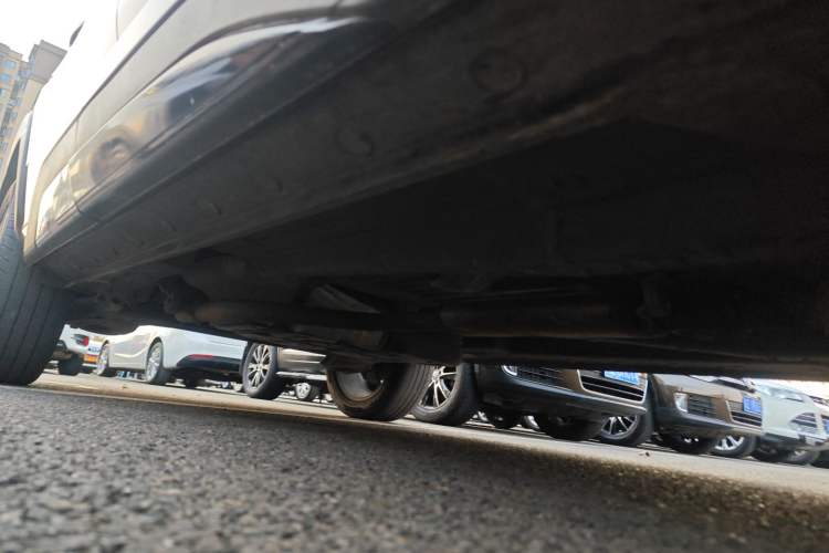 Used SOL X8 2021 300T DCT Prestige Smart Connectivity Edition 5-seater Right Side Sill
