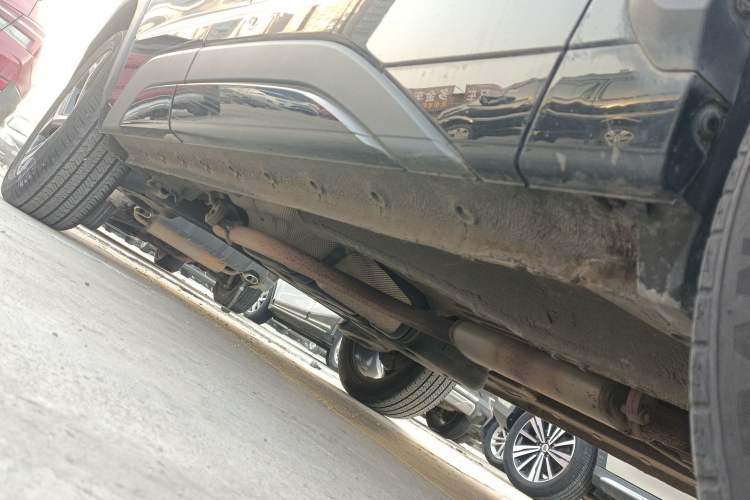 Used SOL X8 2021 300T DCT Leading Smart Connectivity Version 7 Seats Right Side Sill