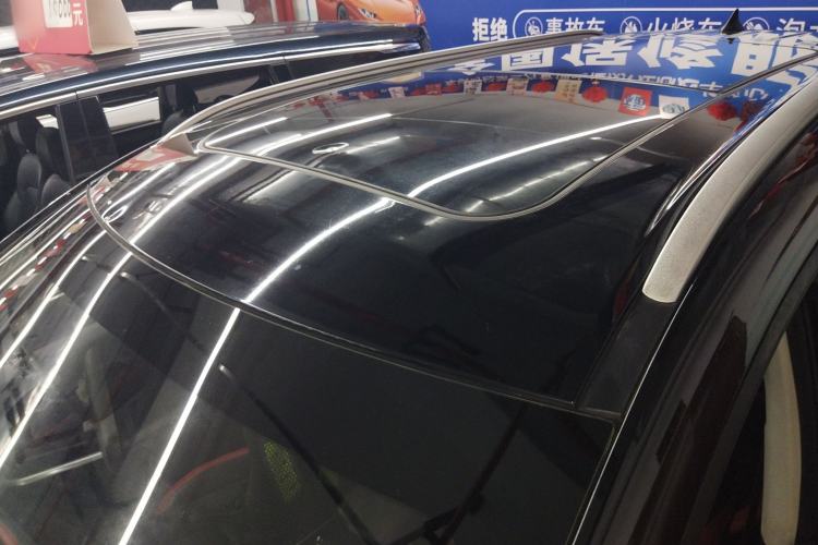 Used SOL X8 2021 300T DCT Leading Smart Connectivity Version 6 Seats Roof