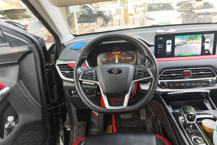Used SOL X8 2021 300T DCT Prestige Smart Connect Edition 7 Seats Steering Wheel