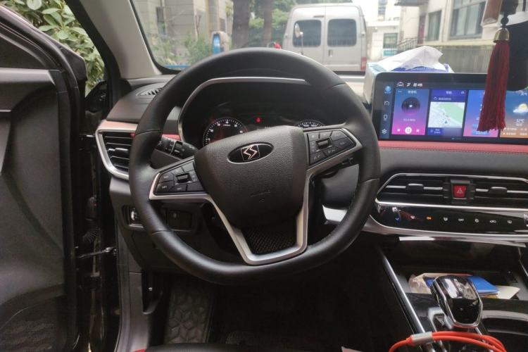 Used SOL X8 2021 300T DCT Leading Smart Connectivity Version 6 Seats Steering Wheel