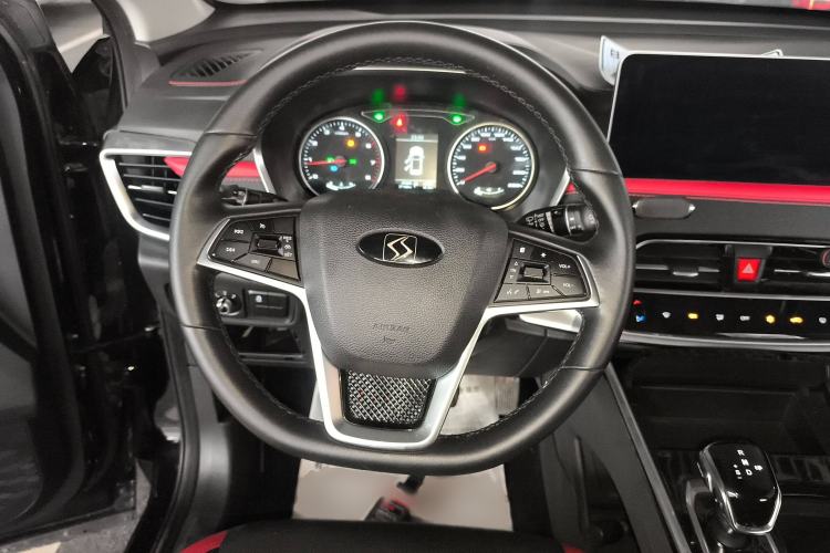 Used SOL X8 2021 300T DCT Leading Smart Connectivity Version 7 Seats Steering Wheel