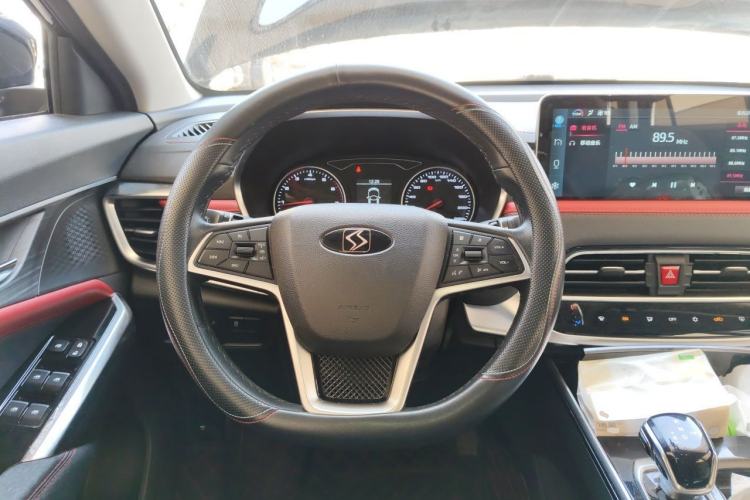 Used SOL X8 2021 300T DCT Leading Smart Connectivity Version 6 Seats Steering Wheel