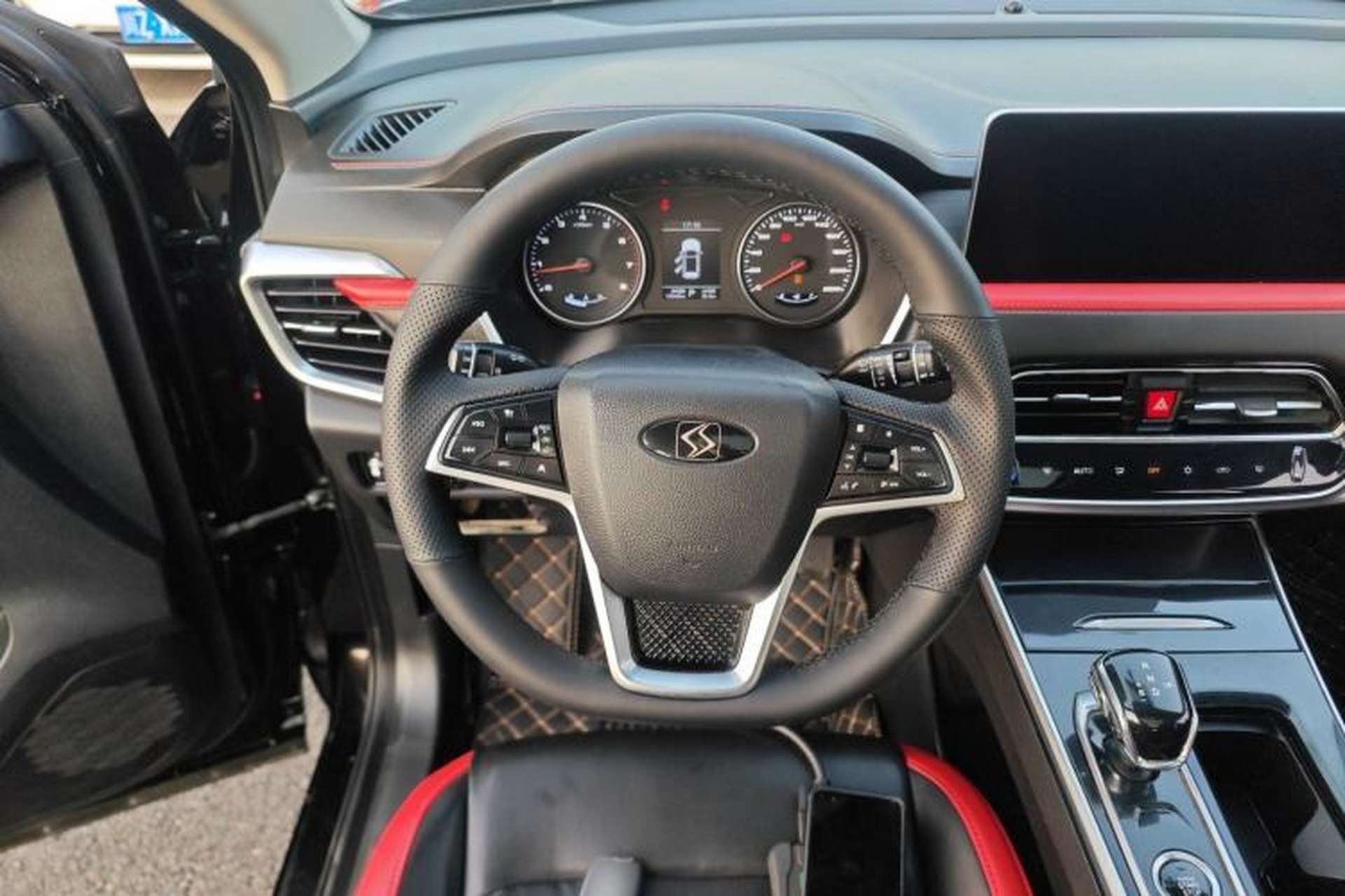 Used SOL X8 2021 300T DCT Prestige Smart Connectivity Edition 5-seater Steering Wheel
