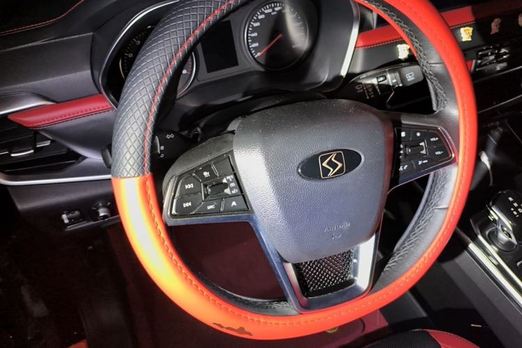 Used SOL X8 2021 300T DCT Prestige Smart Connect Edition 6 Seats Steering Wheel