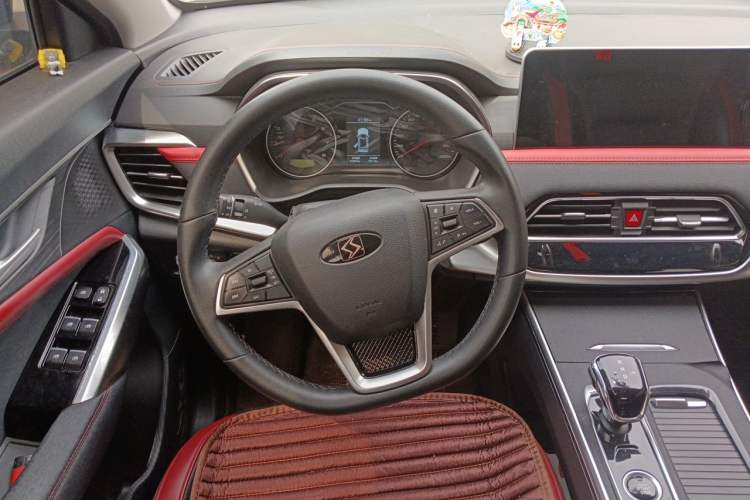 Used SOL X8 2021 300T DCT Prestige Smart Connect Edition 6 Seats Steering Wheel
