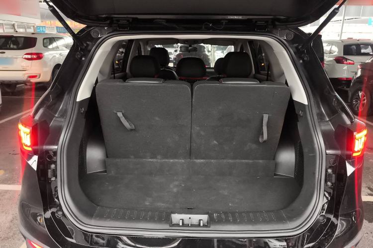 Used SOL X8 2021 300T DCT Leading Smart Connectivity Version 7 Seats Trunk