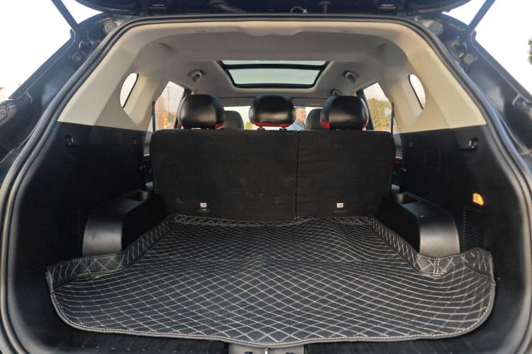 Used SOL X8 2021 300T DCT Prestige Smart Connectivity Edition 5-seater Trunk