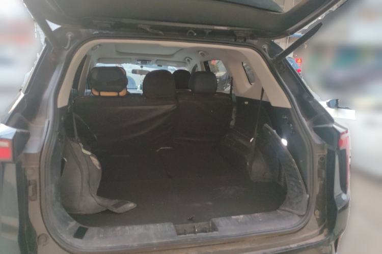 Used SOL X8 2021 300T DCT Leading Smart Connectivity Version 7 Seats Trunk