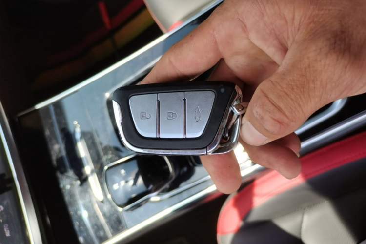 Used SOL X8 2021 300T DCT Prestige Smart Connectivity Edition 5-seater Vehicle Key