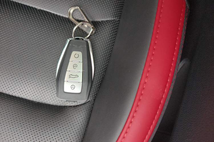 Used SOL X8 2021 300T DCT Leading Smart Connectivity Version 7 Seats Vehicle Key