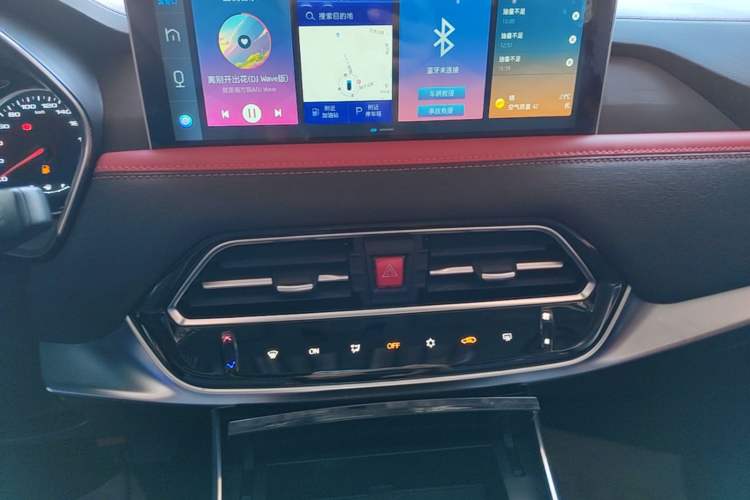 Used SOL X8 2021 300T DCT Luxury Smart Connect Edition 7 Seats Audio And AC Panel
