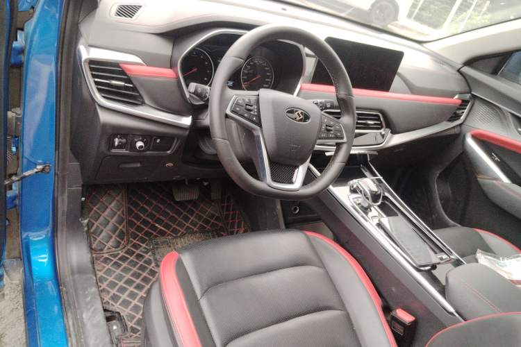 Used SOL X8 2021 300T DCT Prestige Smart Connect Edition 6 Seats Center Console