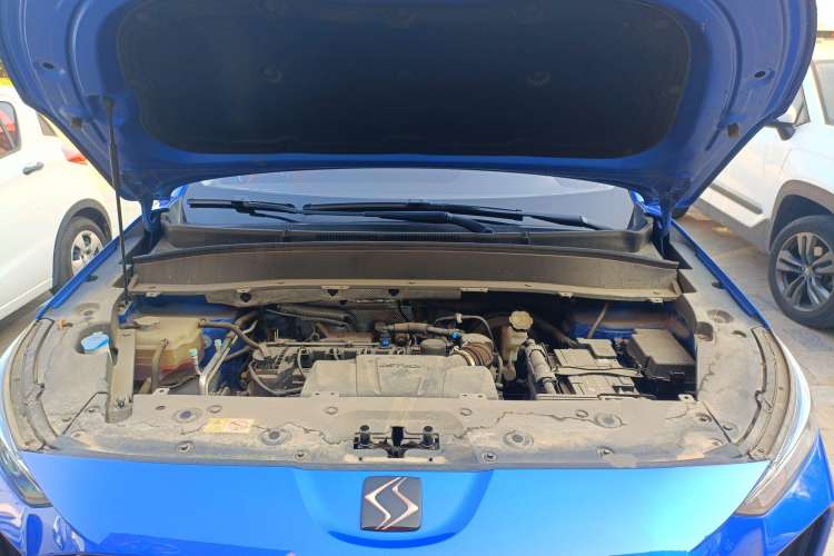 Used SOL X8 2021 300T DCT Leading Smart Connectivity Version 6 Seats Engine Bay
