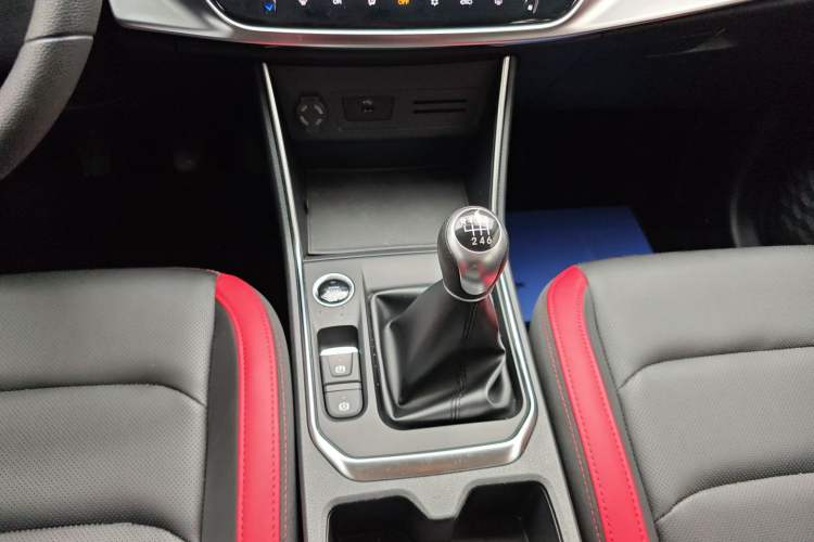 Used SOL X8 2021 300T Manual Panoramic Luxury Edition 6 Seats Gear Lever