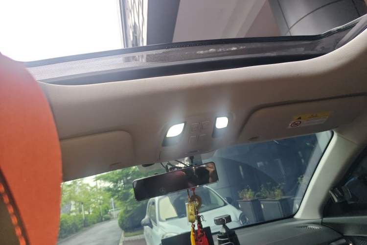 Used SOL X8 2021 300T DCT Prestige Smart Connectivity Edition 5-seater Headliner