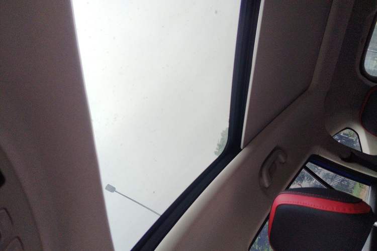 Used SOL X8 2021 300T DCT Prestige Smart Connect Edition 6 Seats Headliner