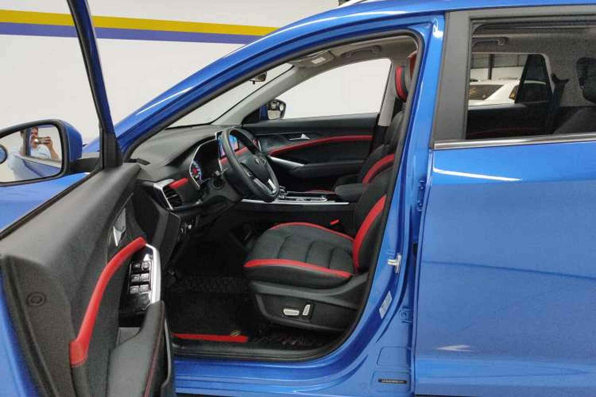 Used SOL X8 2021 300T DCT Leading Smart Connectivity Edition 5-seater Left Front Seat