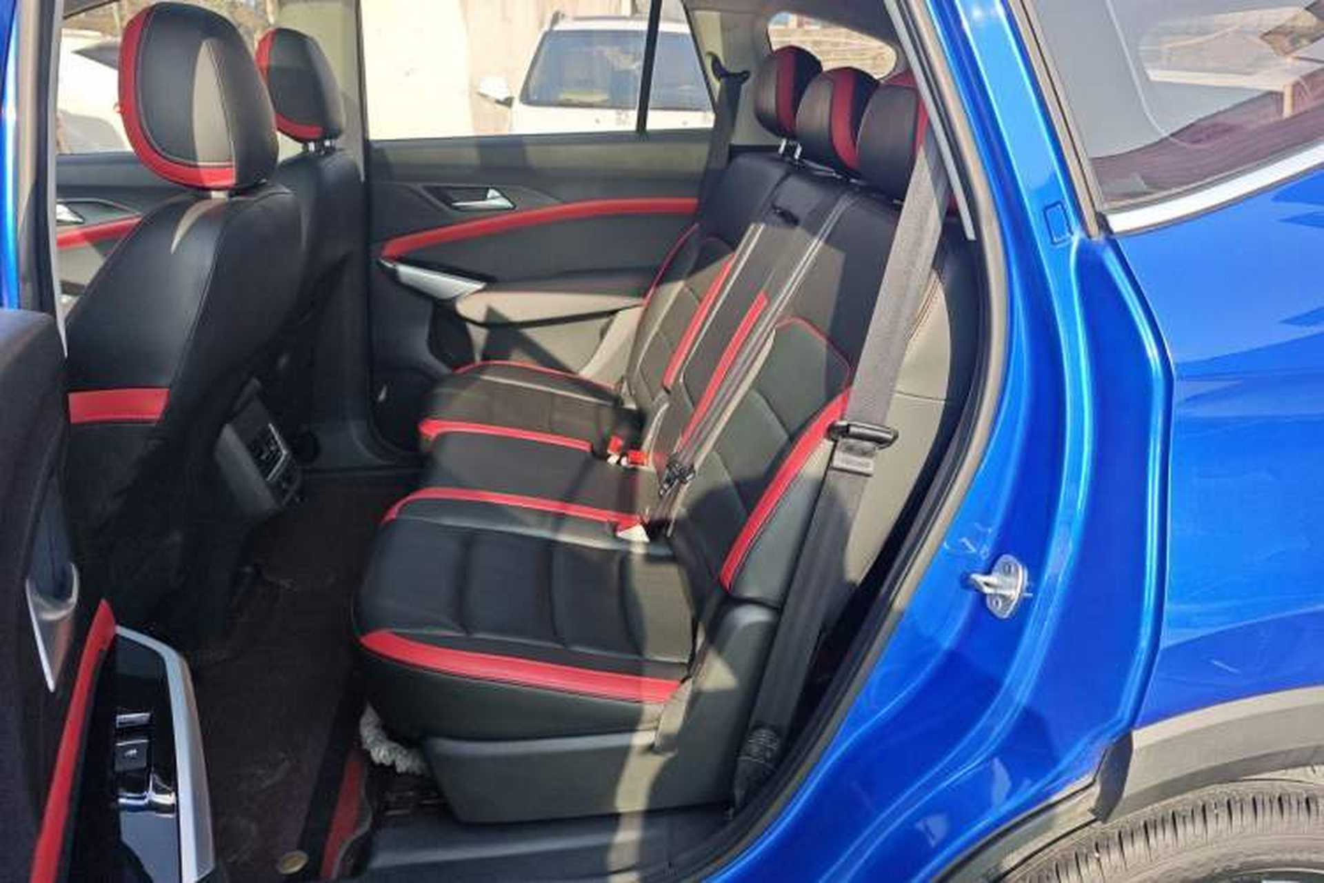 Used SOL X8 2021 300T DCT Leading Smart Connectivity Version 7 Seats Left Rear Seat