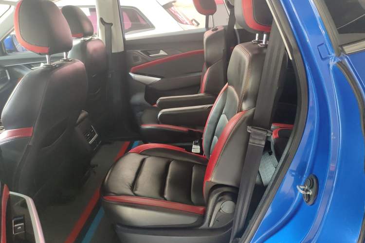 Used SOL X8 2021 300T DCT Panoramic Luxury Edition 6 Seats Left Rear Seat