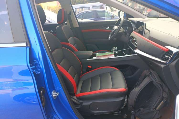 Used SOL X8 2021 300T DCT Leading Smart Connectivity Version 6 Seats Right Front Seat