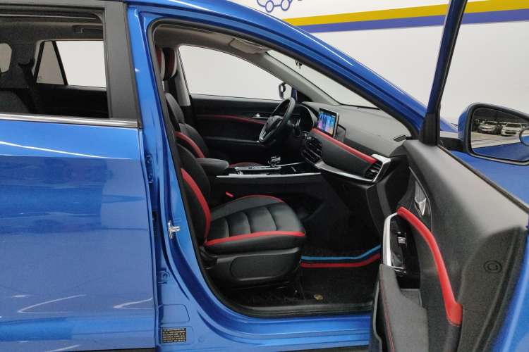 Used SOL X8 2021 300T DCT Leading Smart Connectivity Edition 5-seater Right Front Seat