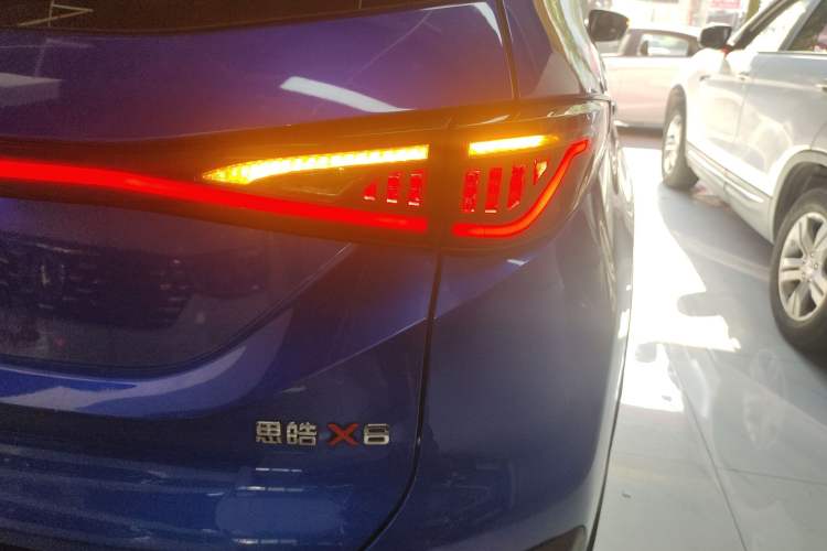 Used SOL X8 2021 300T DCT Panoramic Luxury Edition 6 Seats Right Rear Taillight