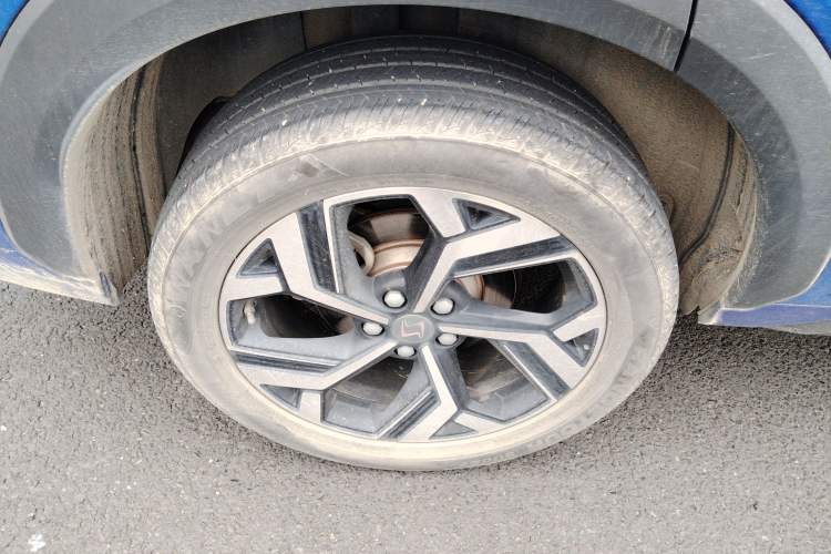 Used SOL X8 2021 300T DCT Prestige Smart Connect Edition 6 Seats Right Rear Wheel Hub