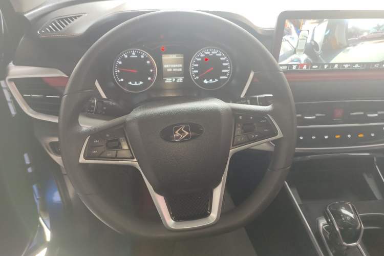 Used SOL X8 2021 300T DCT Panoramic Luxury Edition 6 Seats Steering Wheel