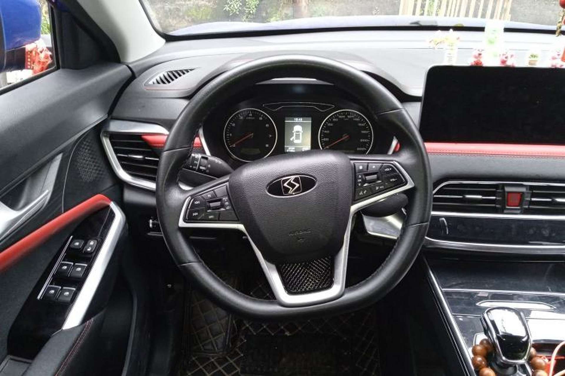 Used SOL X8 2021 300T DCT Leading Smart Connectivity Version 6 Seats Steering Wheel