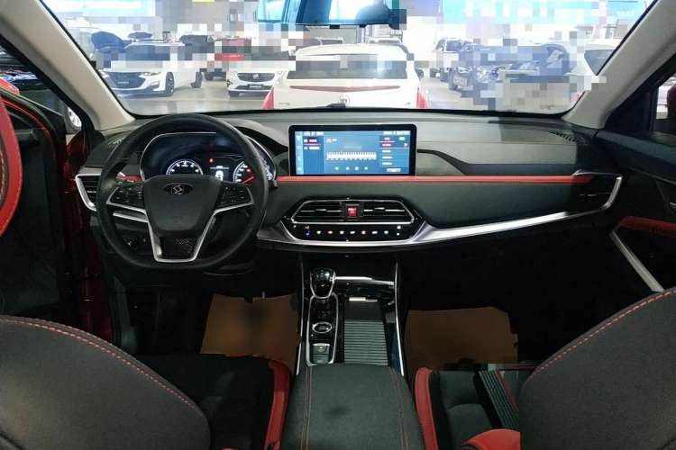 Used SOL X8 2021 300T DCT Luxury Smart Connect Edition 5 Seats Center Console