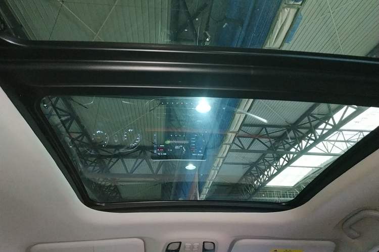 Used SOL X8 2021 300T DCT Luxury Smart Connect Edition 5 Seats Headliner